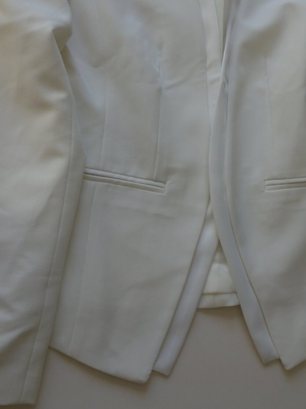 FOREVER 21 Size Small Cream/White Color Jacket with No Buttons